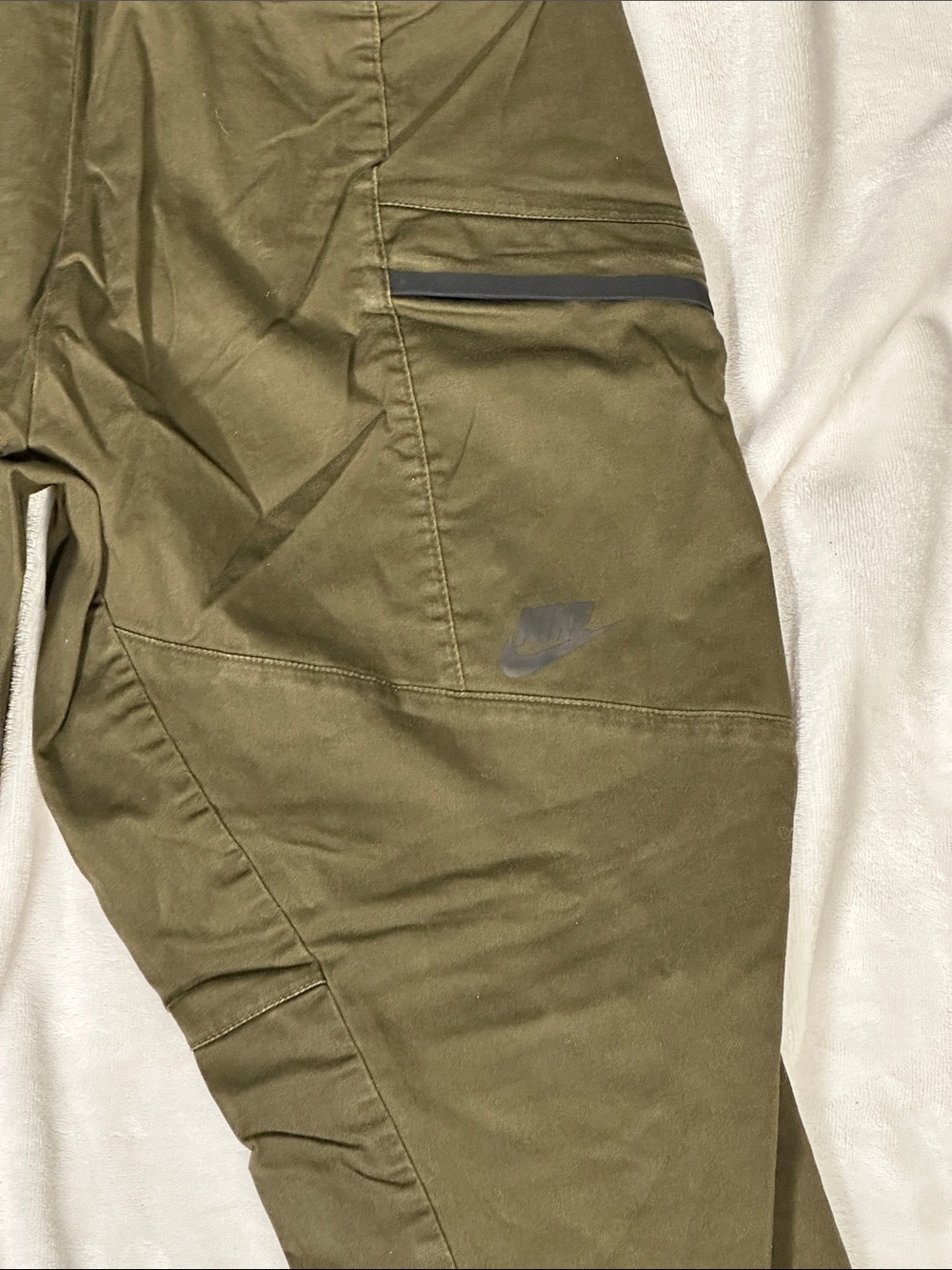 Nike Men's Olive Cargo Pants - Dark Green Utility Style - Picture 4 of 5